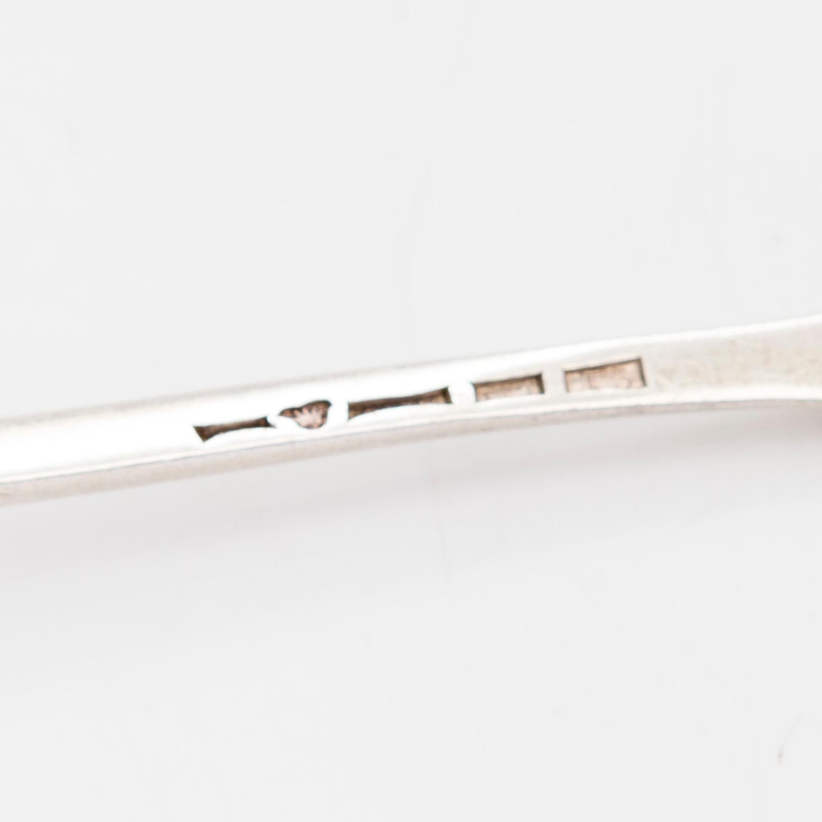 Shell motif silver cutlery, 27 pcs, seven from 1864-66, the rest from the 1920s, Finland.