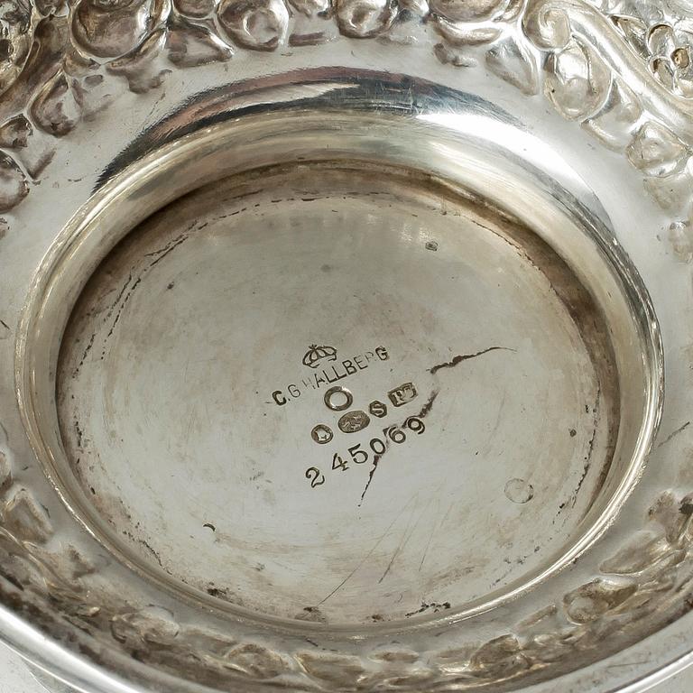 KAFFESERVIS, 3 delar, silver, CG Hallberg, 1917. Total vikt ca 1287g.