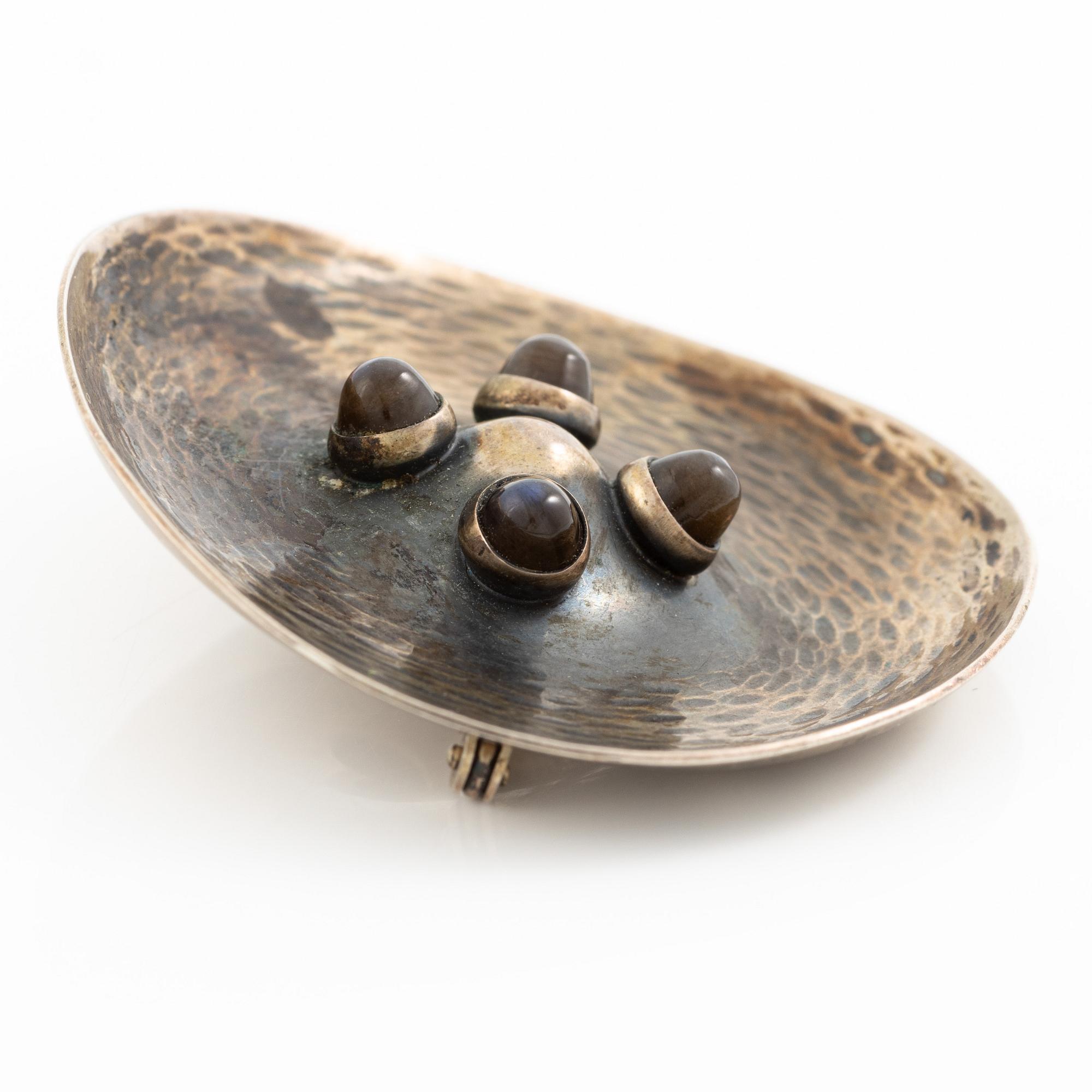 Brosch, silver med labradorit, Kupittaan Kulta, Turku/Åbo, Finland.