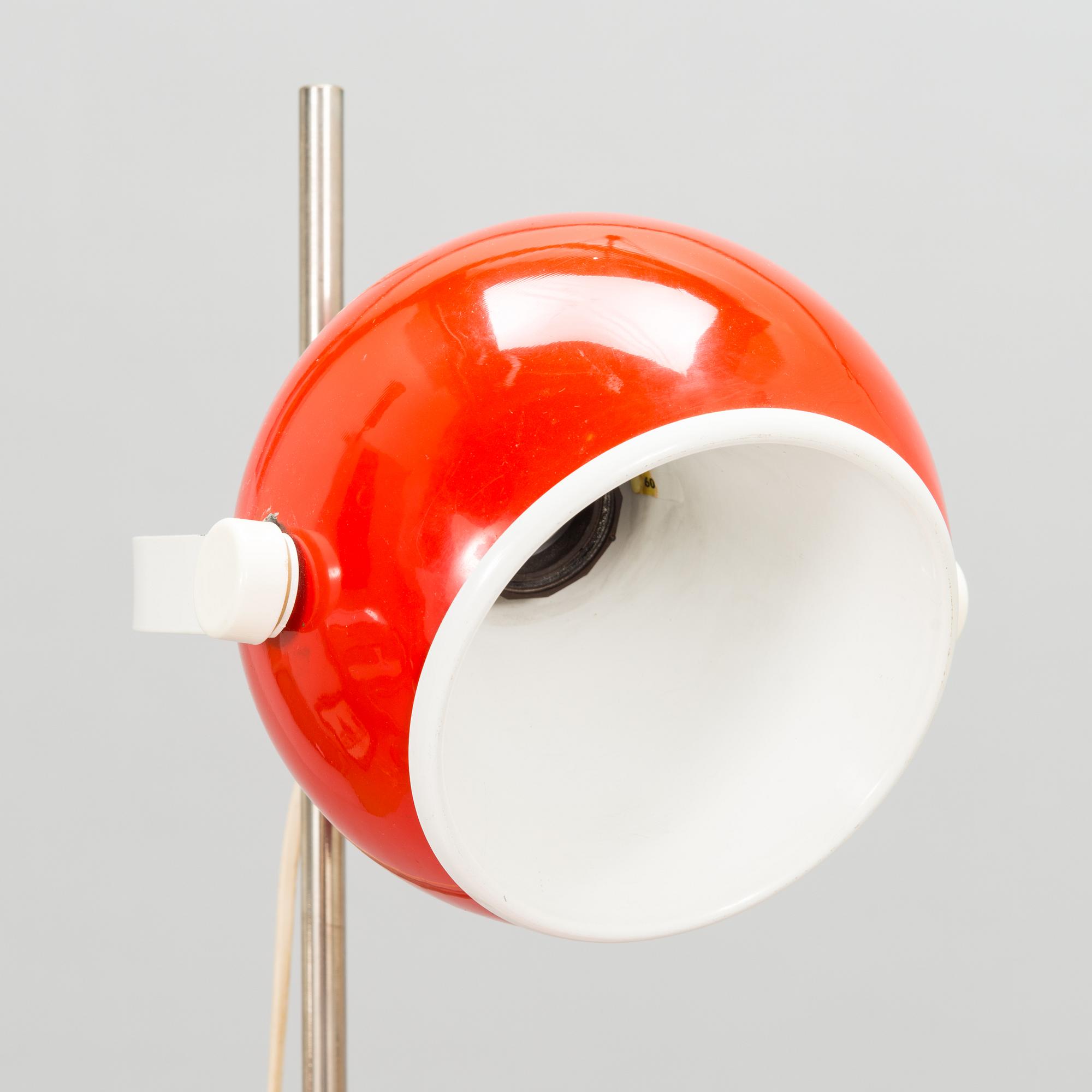An interior set in red plastic from the 1970s, 7 parts.