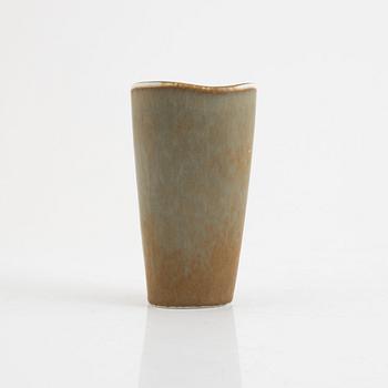 six pieces of stoneware by Stig Lindberg for Gustavsberg, and Gunnar Nylund and Carl-Harry Stålhane for Rörstrand,Sweden.