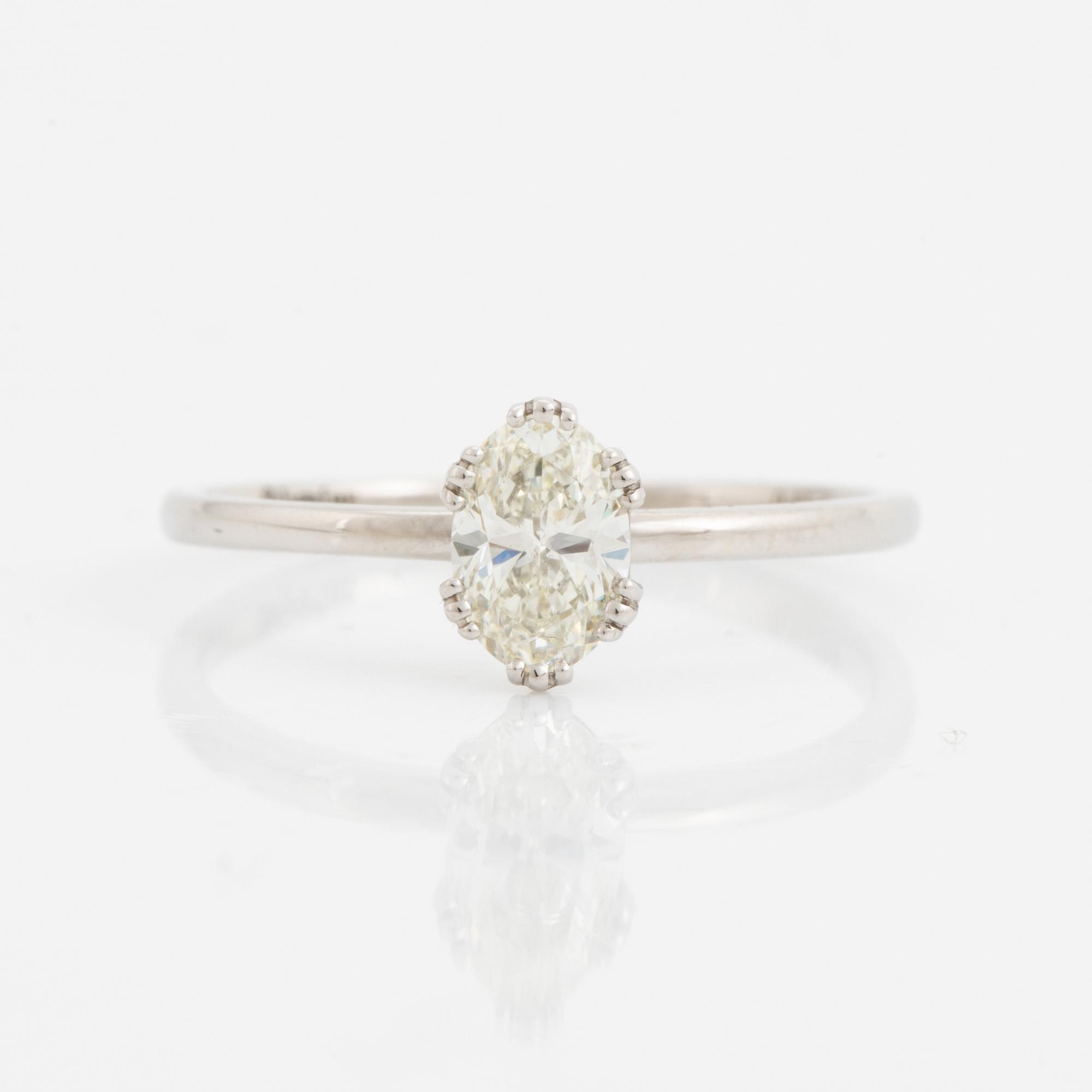 Oval cut diamond ring.