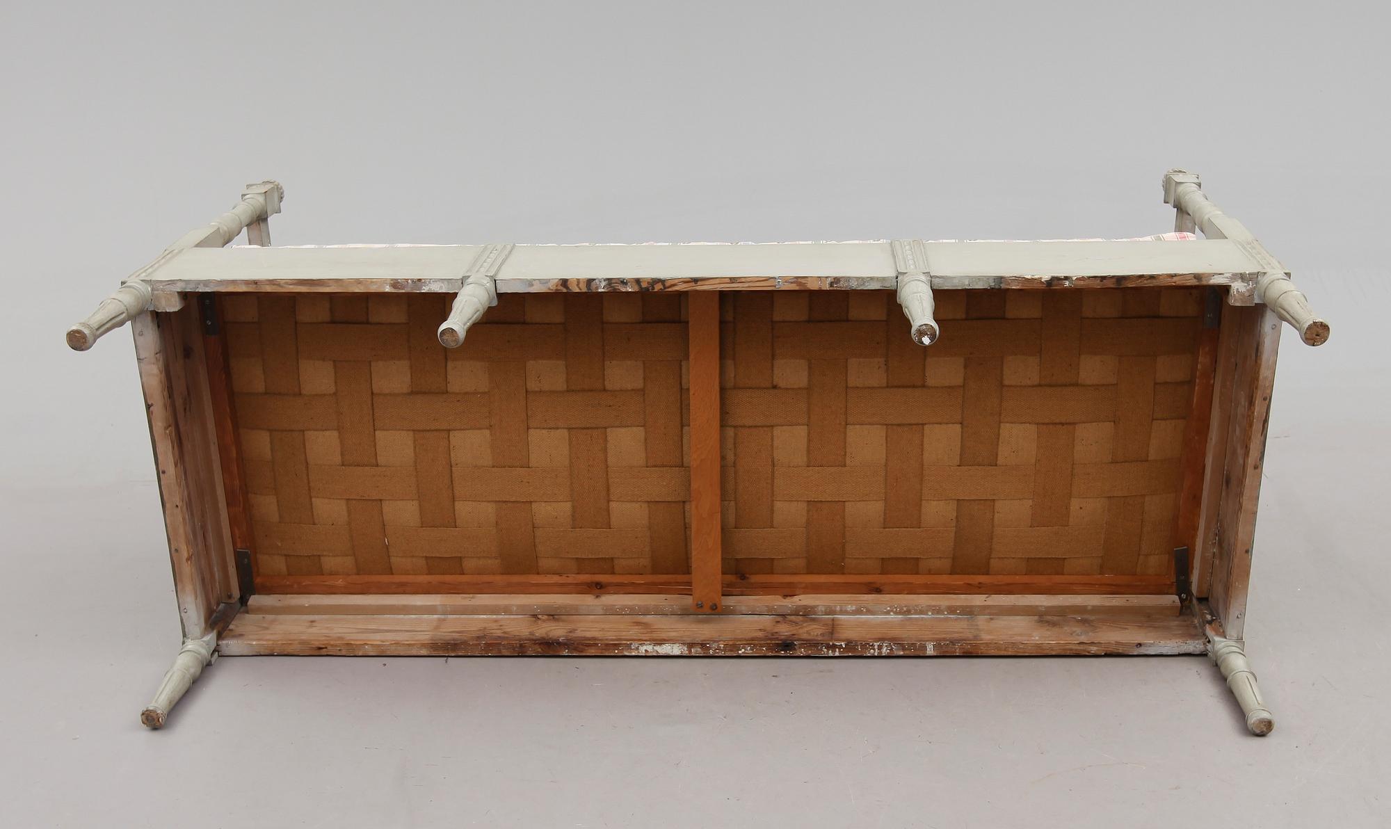 SOFFA, sengustaviansk, omkring år 1800.