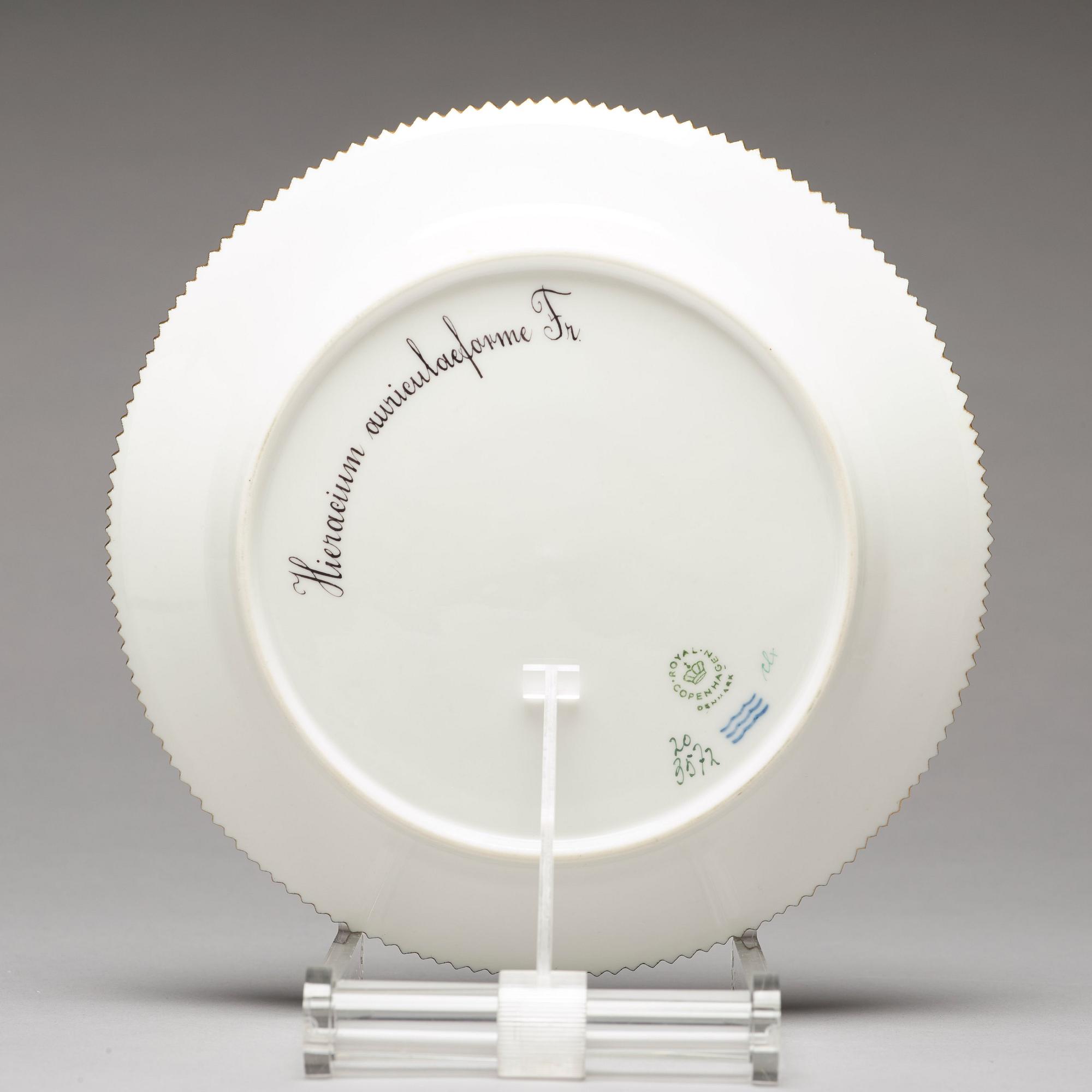 LUNCHTALLRIKAR, 12 stycken (6+6), porslin. "Flora Danica", Royal Copenhagen, Danmark, 1900-tal.