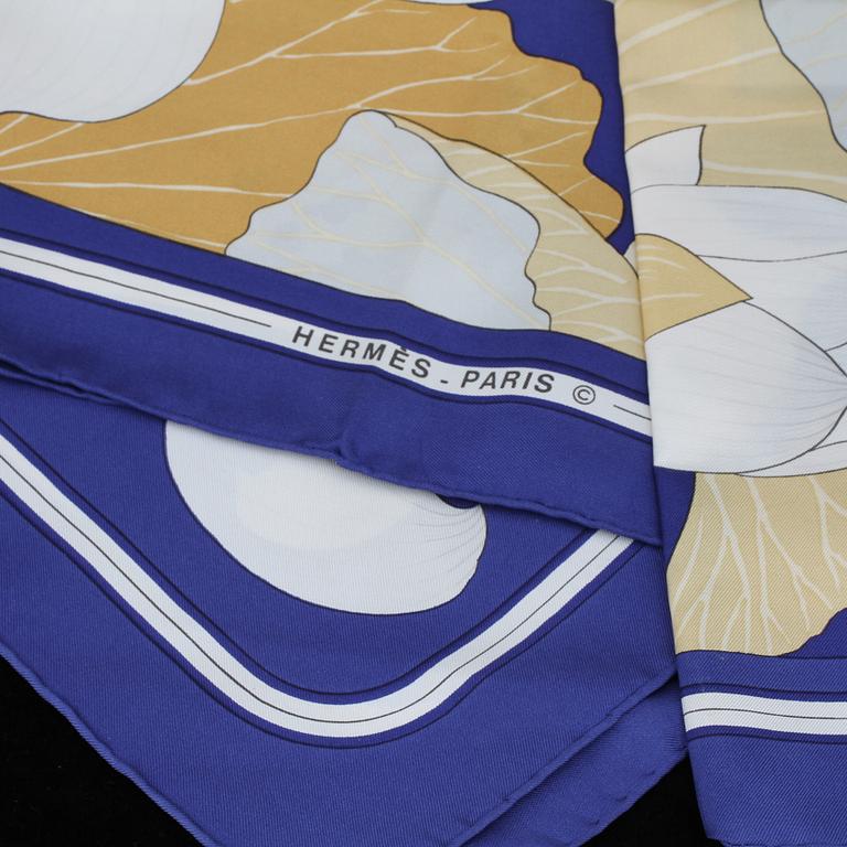 SCARF, siden, "Fleure de Lotus", design Christiane Vauzelles, Hermès, Paris.