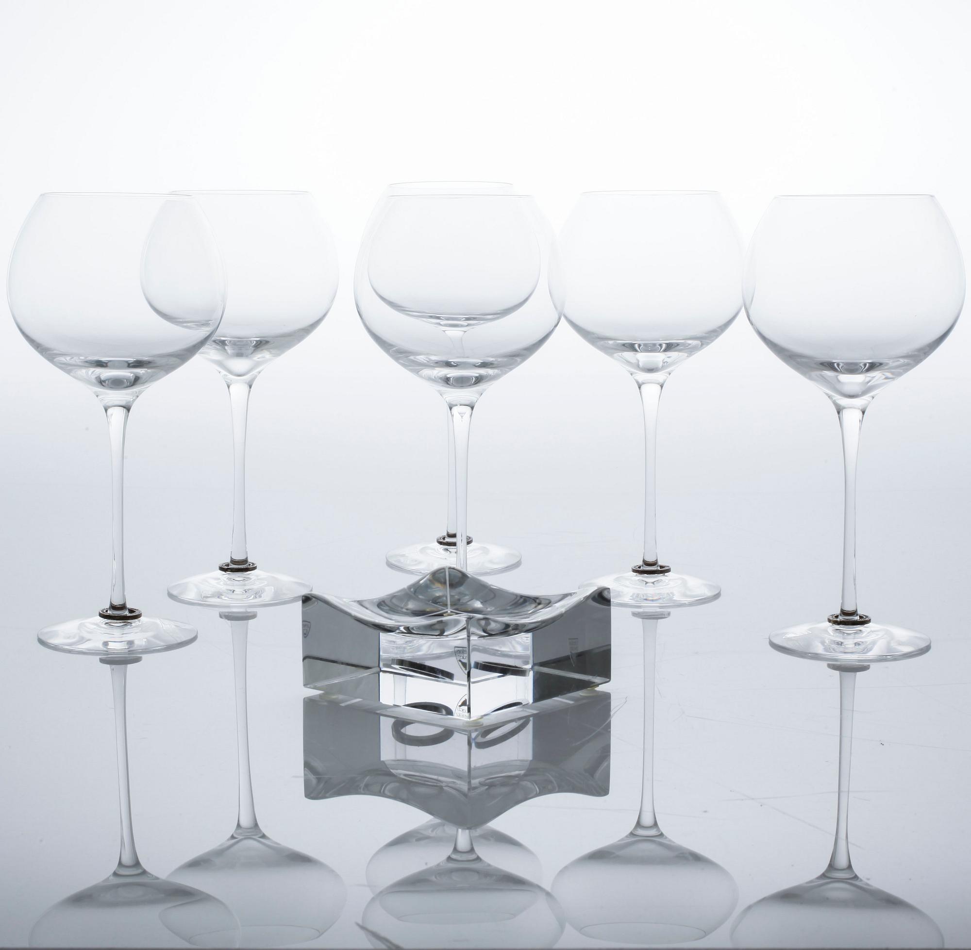 EFVA ATTLING, 6 st glas, "Amor Vincit Omina" samt skål, "Endless", glas och silver, Orrefors, omkring år 2000.