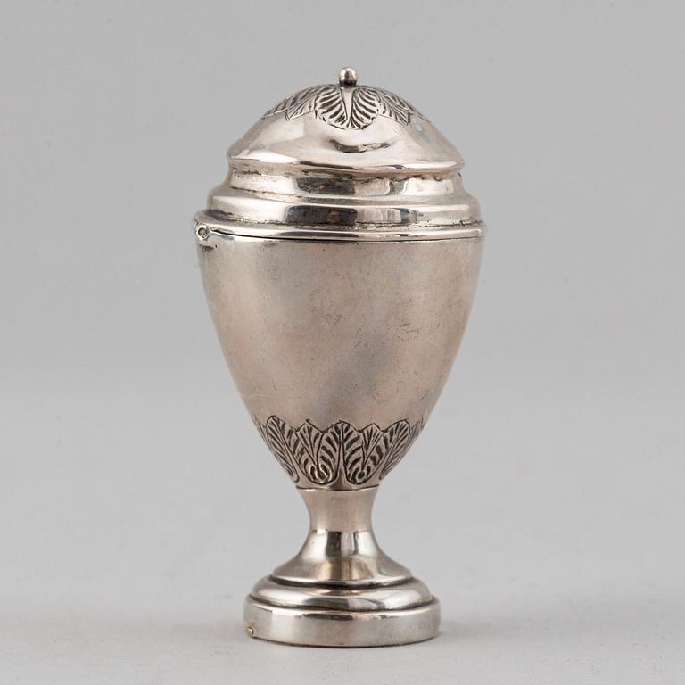 Two silver boxes, AI Lignell, Sundsvall, Sweden circa 1820 and PO Quade, Maribo, Denmark 1840-96.