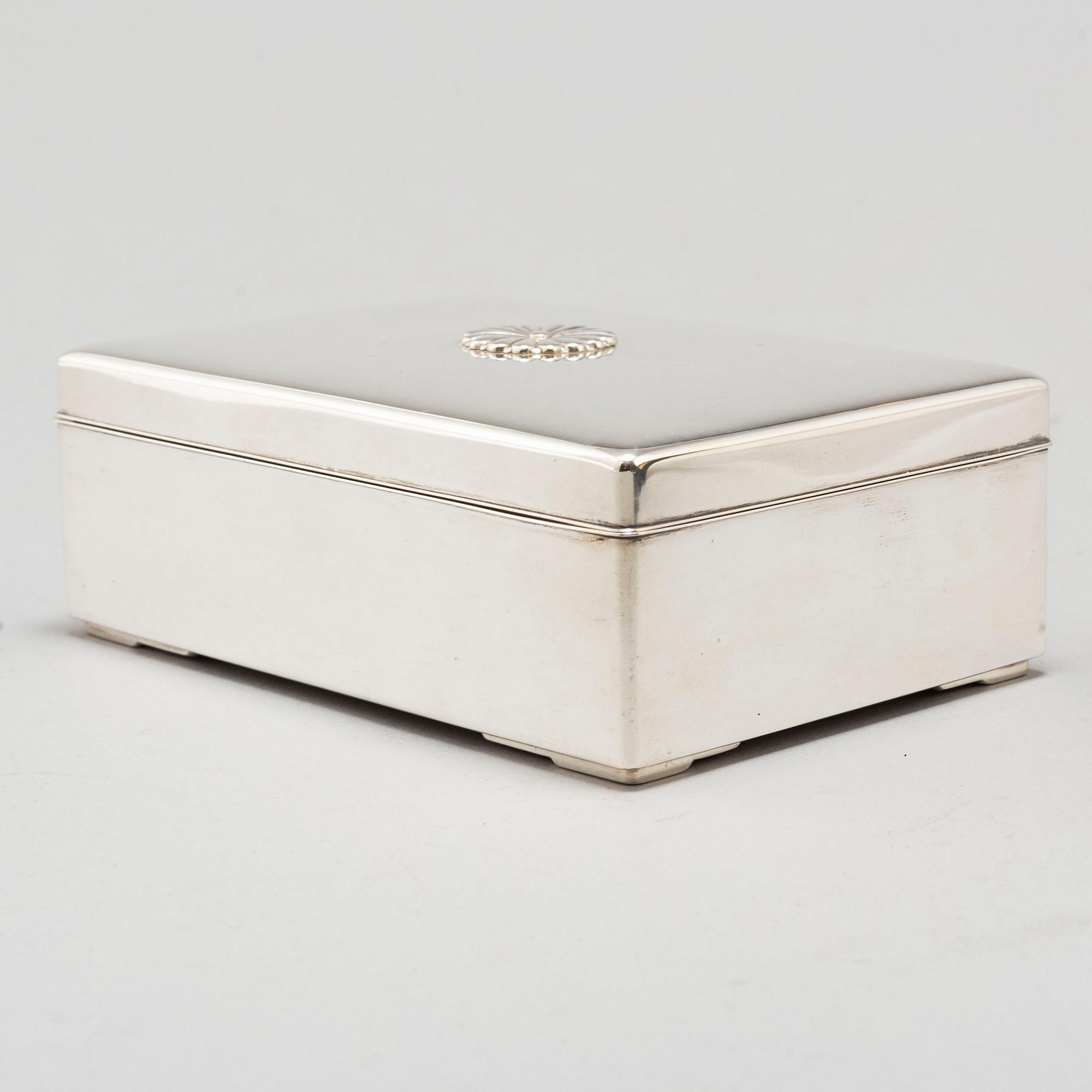 A sterling silver box, by K. Hattori & Co, Japan.