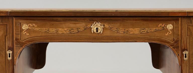 SKRIVBORD, av Georg Haupt (mästare i Stockholm 1770-1784), ej signerat. Gustavianskt.