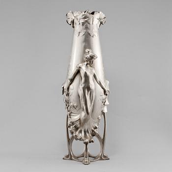 VAS, vitmetall, jugend, troligen Hugo Leven, signerad, 1900-talets första hälft.