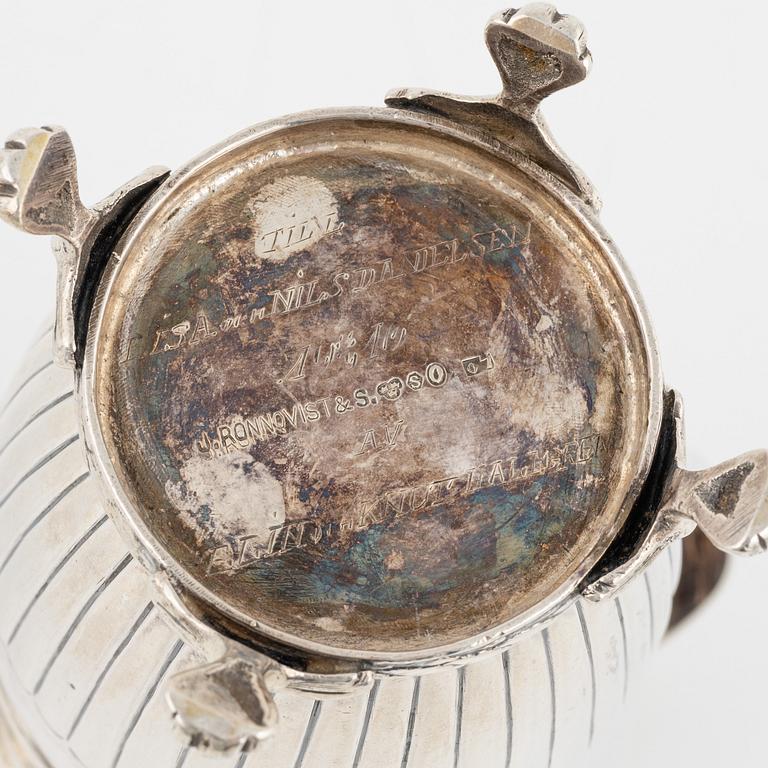 A three piece silver coffee set by Johan Rönnqvist and sons, Örebro 1916.