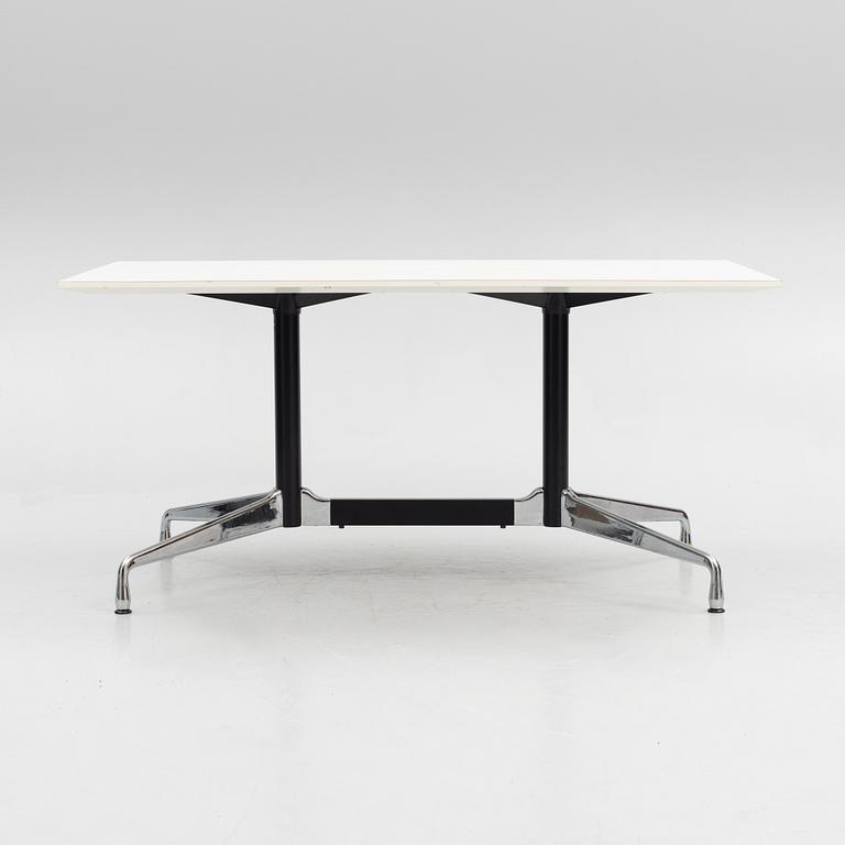 Charles & Ray Eames, bord "Segmented table" Vitra.
