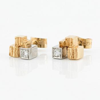 Björn Weckström, örhängen, ett par, "Guldtorn", 18K guld och vitguld med briljantslipade diamanter. Lapponia.