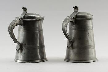 KANNOR, 2 st, tenn, otydliga stämplar, 1800-tal.