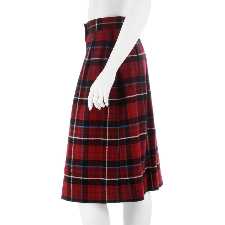 YVES SAINT LAURENT, a red wool checkered skirt, size 38.