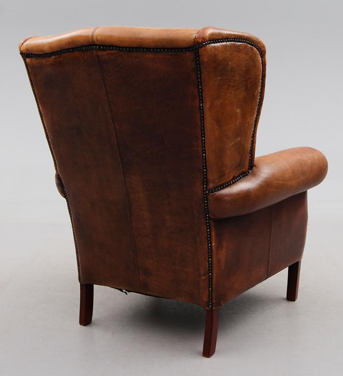 ÖRONLAPPSFÅTÖLJ, 1900-talets andra hälft.