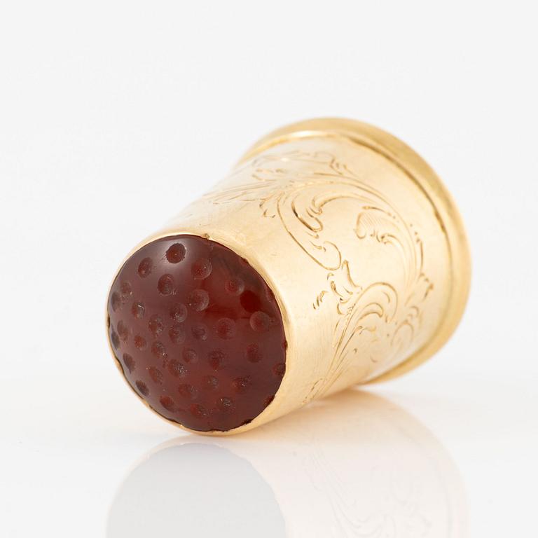 Jacob Engelberth Torsk, thimble, 18K gold with carnelian.