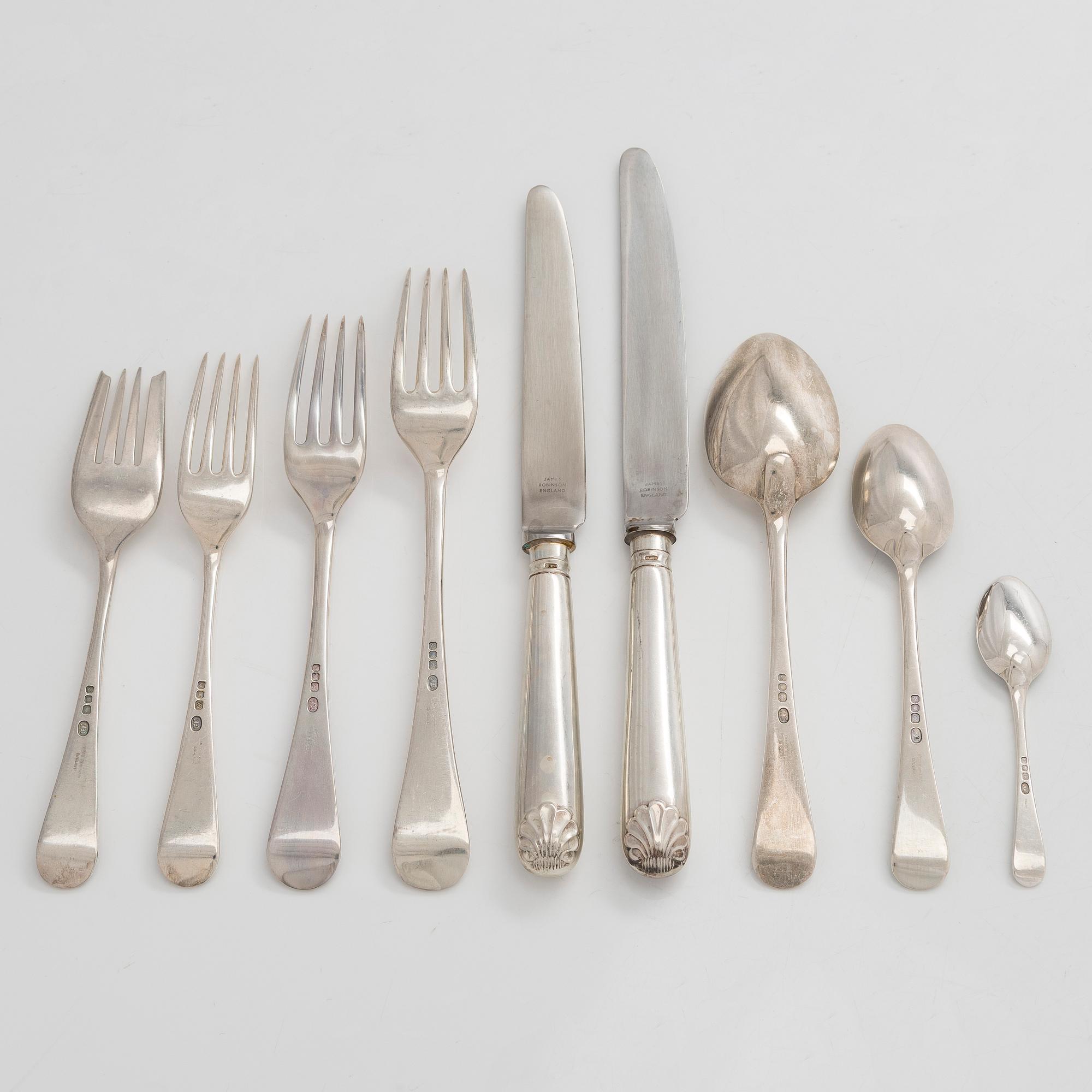 James Robinson, A 99-piece Shell Pattern sterling silver cutlery service, London 1968.