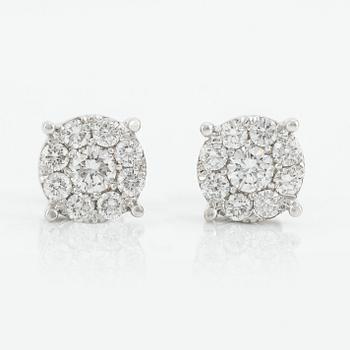 Earrings with brilliant-cut diamonds.