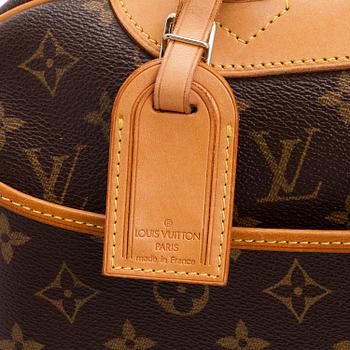 LOUIS VUITTON Deauville Bag.