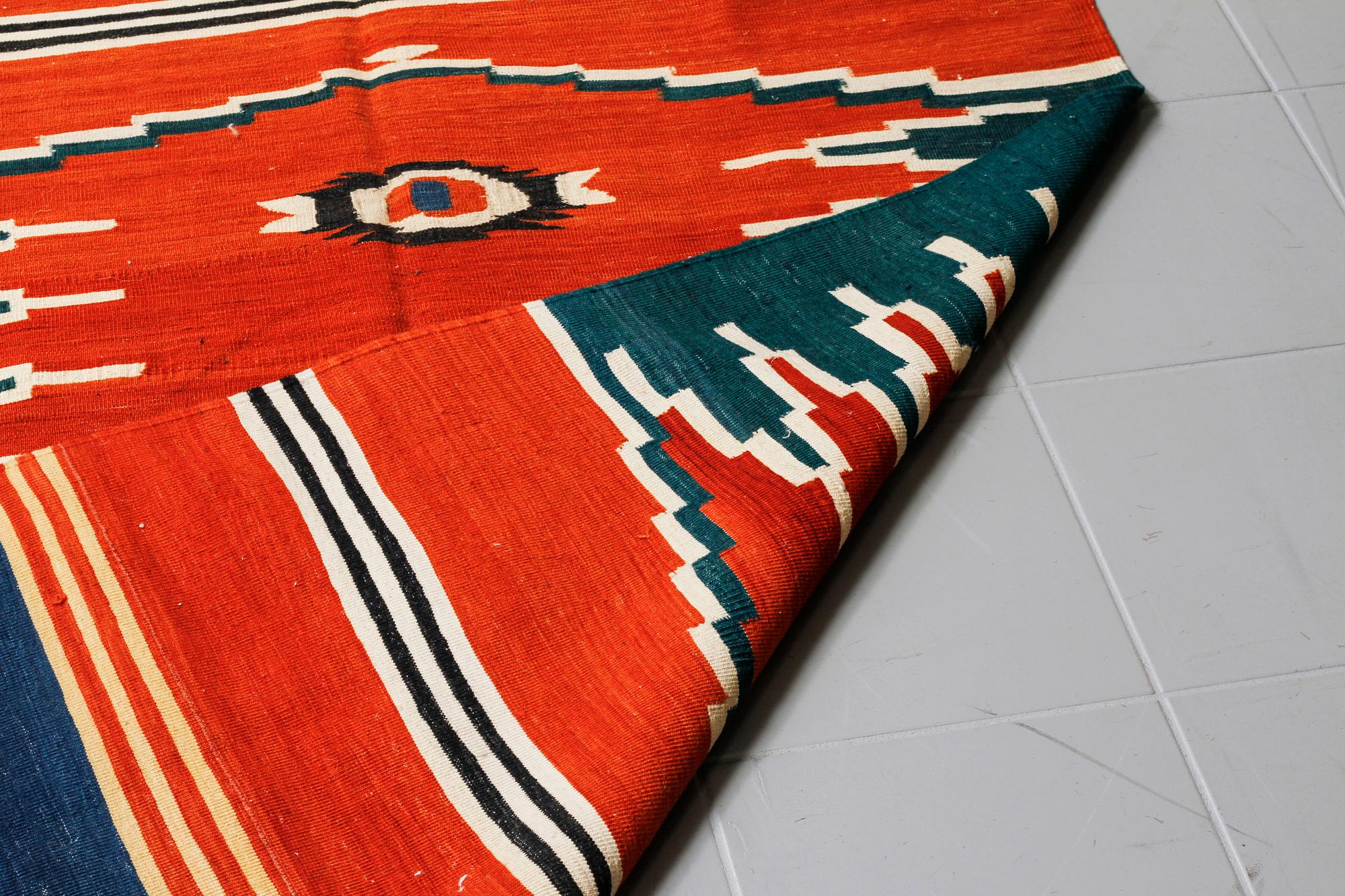 A KILIM VERAMIN, 200 x 118 cm.