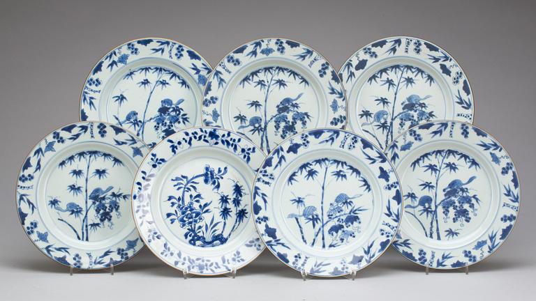 TALLRIKAR, 7 st, snarlika, kompaniporslin, Kina, 1700-tal.