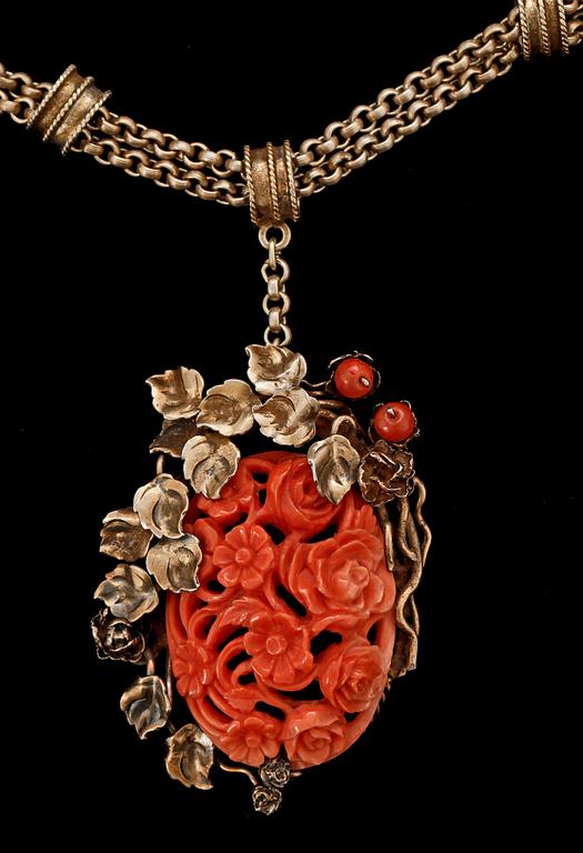 COLLIER, silver och korall, troligen 1900-talets andra hälft.