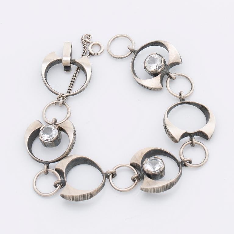 KARL LAINE, silver jewelry, 4 pieces with rock crystal, Finland, 1970s.