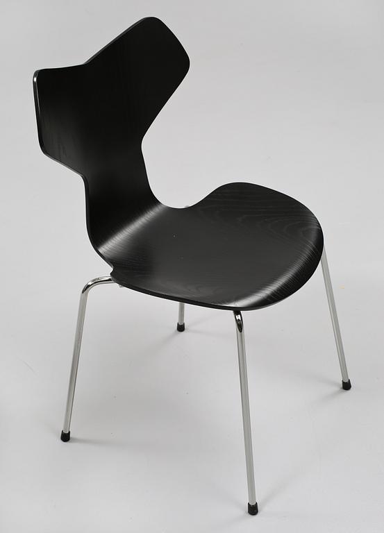 STOLAR, 6 st, "Grand Prix", Arne Jacobsen för Fritz Hansen, Danmark, 2000-tal.