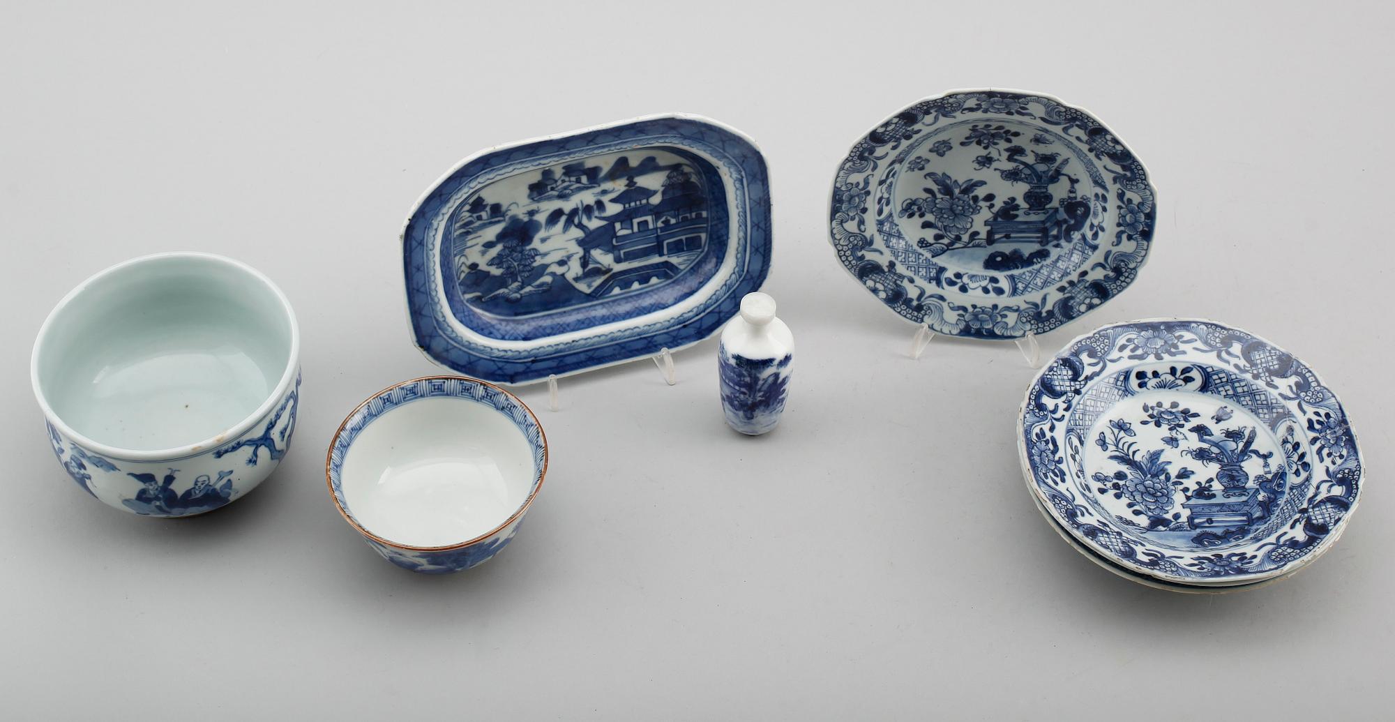 PORSLINSFÖREMÅL, 8 delar, Kina, bl a 1700-tal och senare.