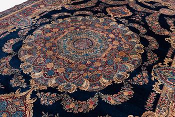 Matta, semiantik Kirman, Södra Persien, ca  592 x 388 cm.