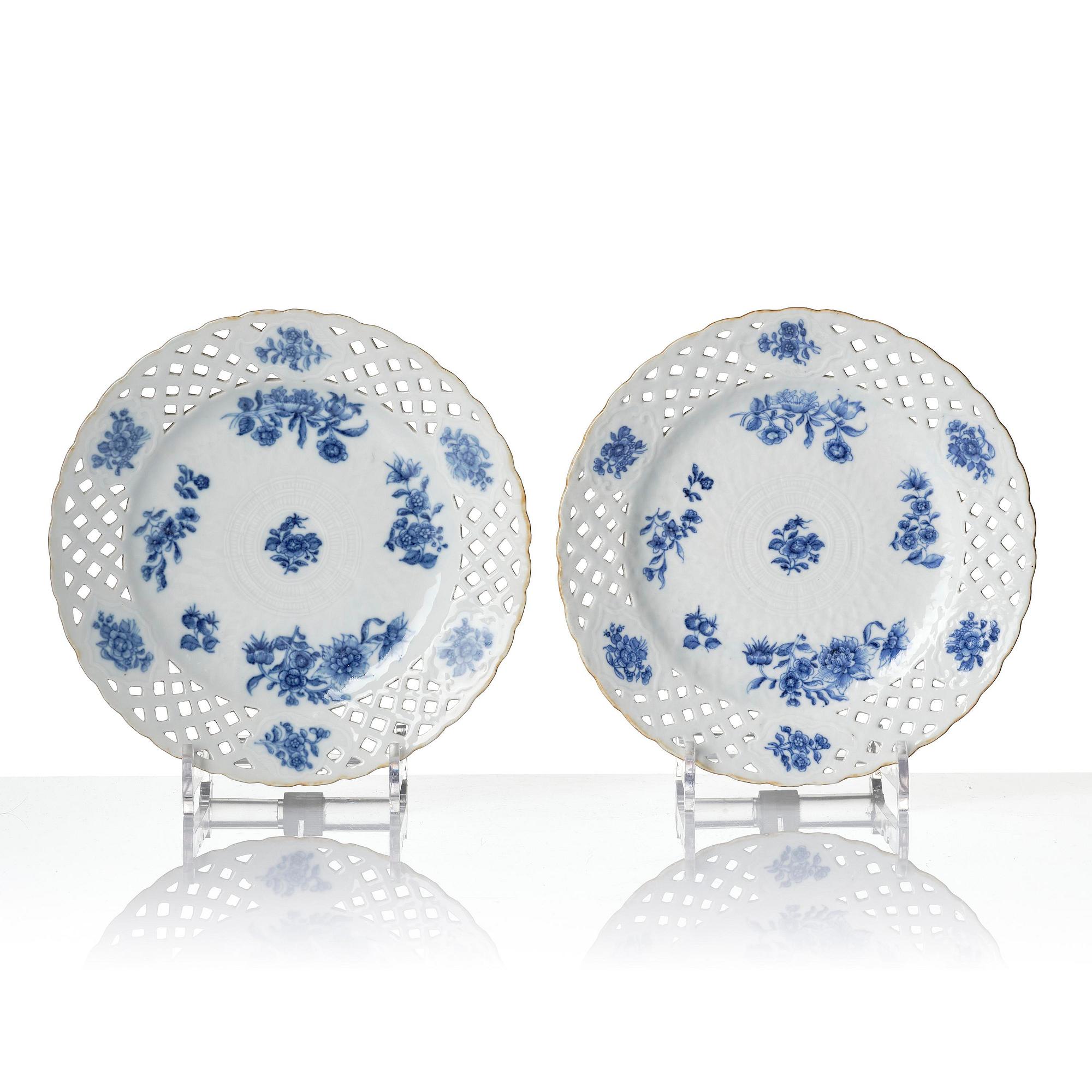 A set of 11 blue and white dessert plates, Qing dynasty, Qianlong (1736-95).