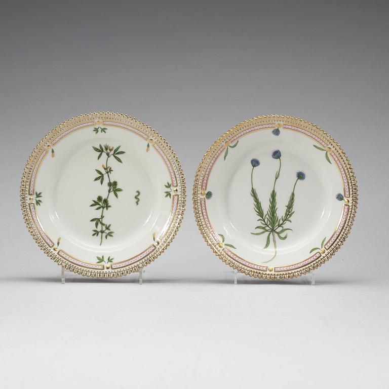 A set of 13 Royal Copenhagen 'Flora Danica' dishes, Denmark, 20th Century.