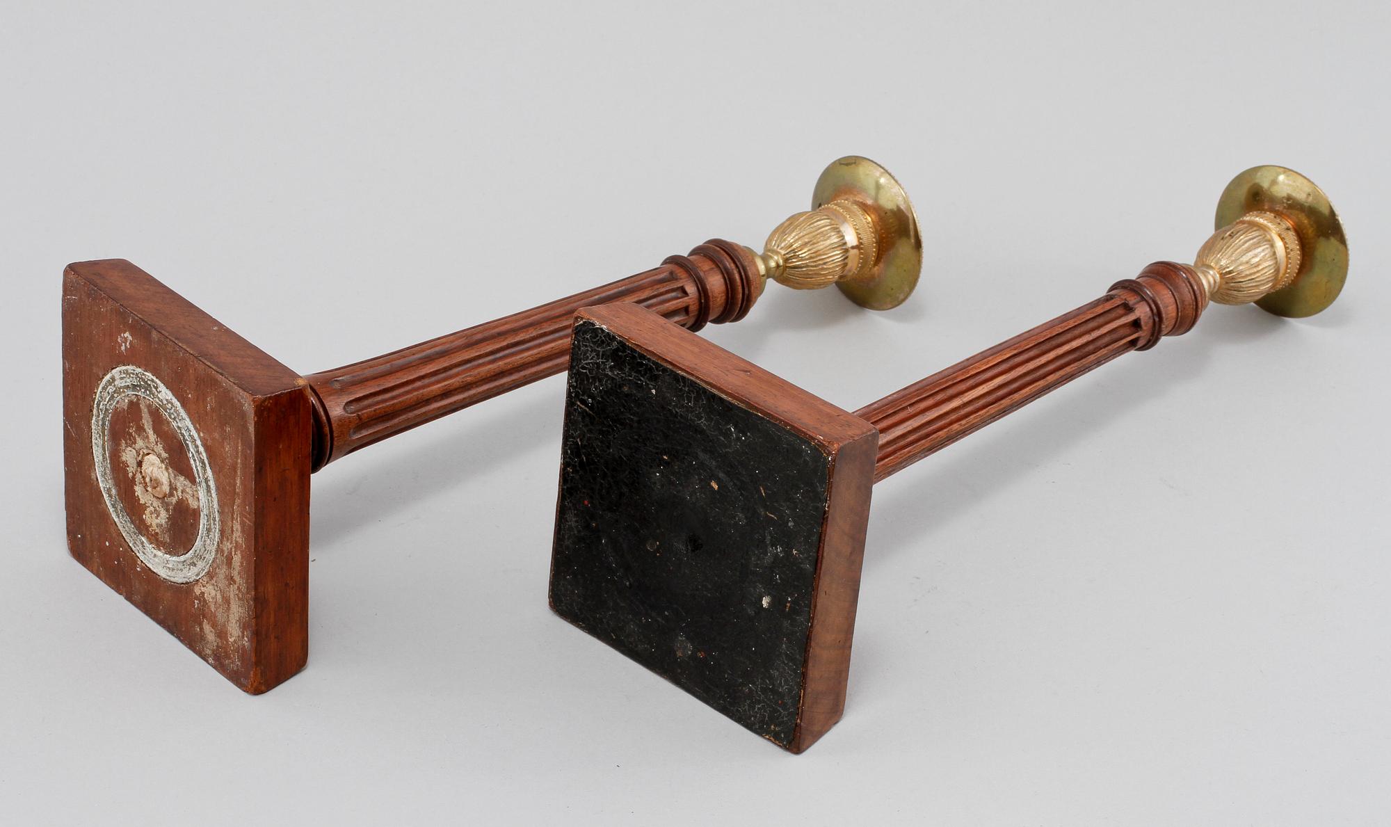 LJUSSTAKAR, ett par, sengustavianska, tidigt 1800-tal.