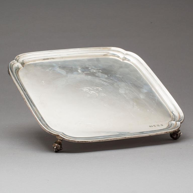 SALVER, Edward Viner Sheffield 1931, silver, vikt ca 1176 g.