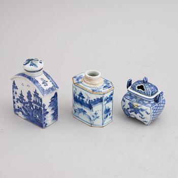 A group of Chinese blue and white porcelain, Qing dynasty 18th century,