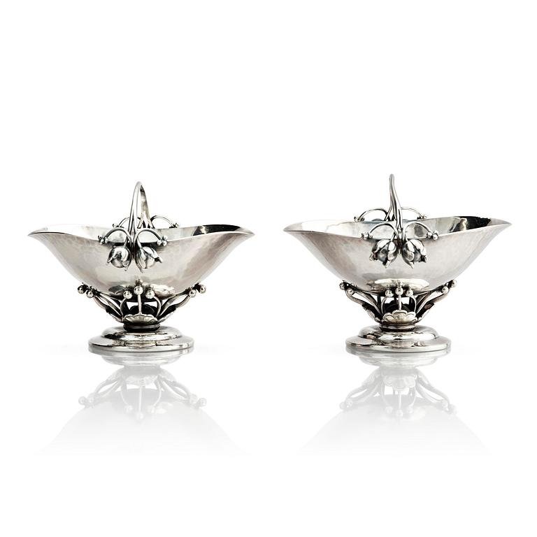 Georg Jensen, a pair of sterling silver sugar/spice jars, model no 235C, Copenhagen, Denmark 1925-1932.