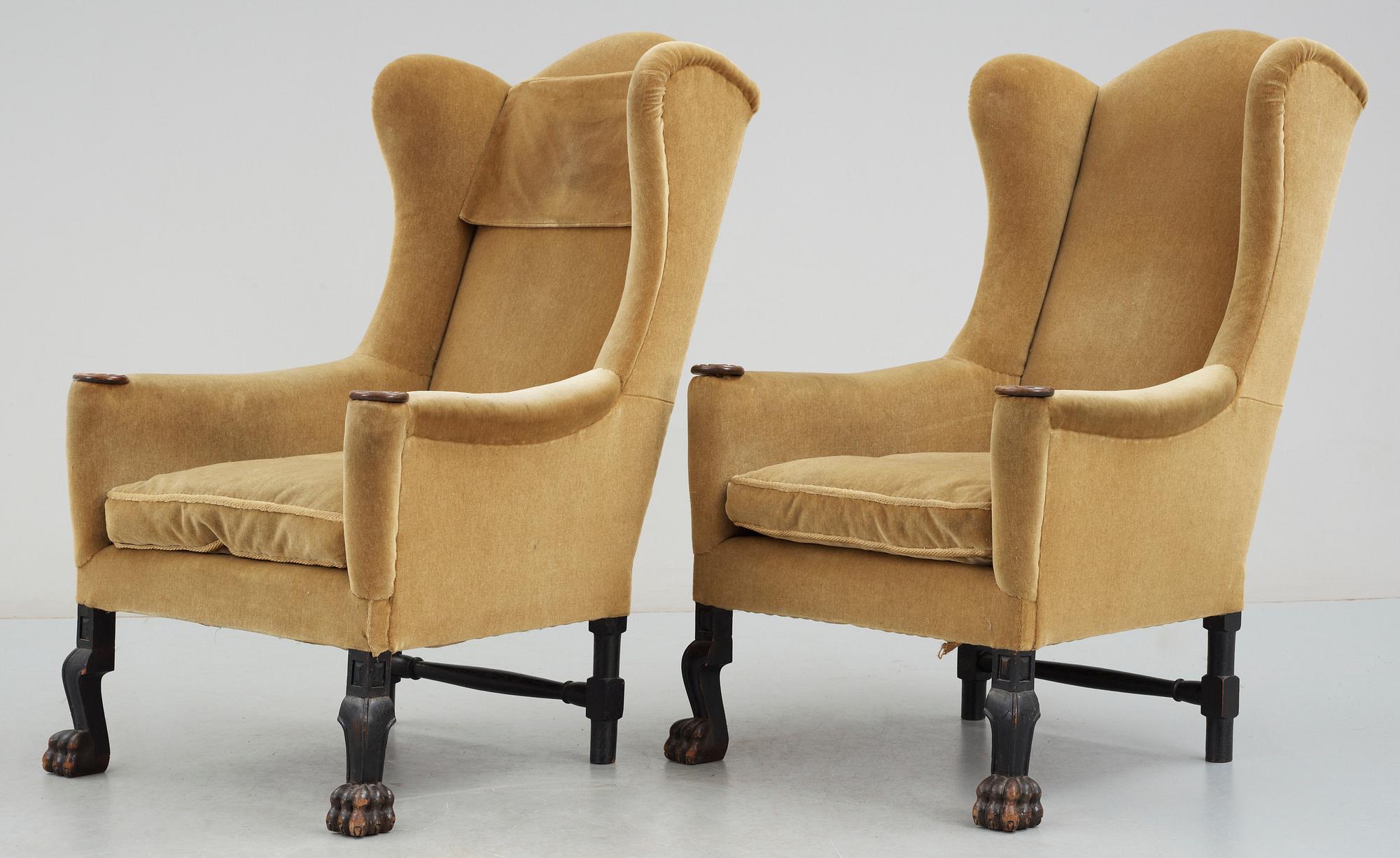 ÖRONLAPPSFÅTÖLJER, ett par, Lindskog, 1920-tal.