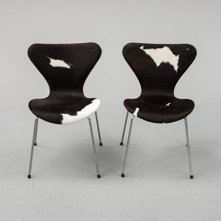 Arne Jacobsen, a set of six 'Serie 7' chairs for Fritz Hansen, Denmark, second half of the 20th Century.