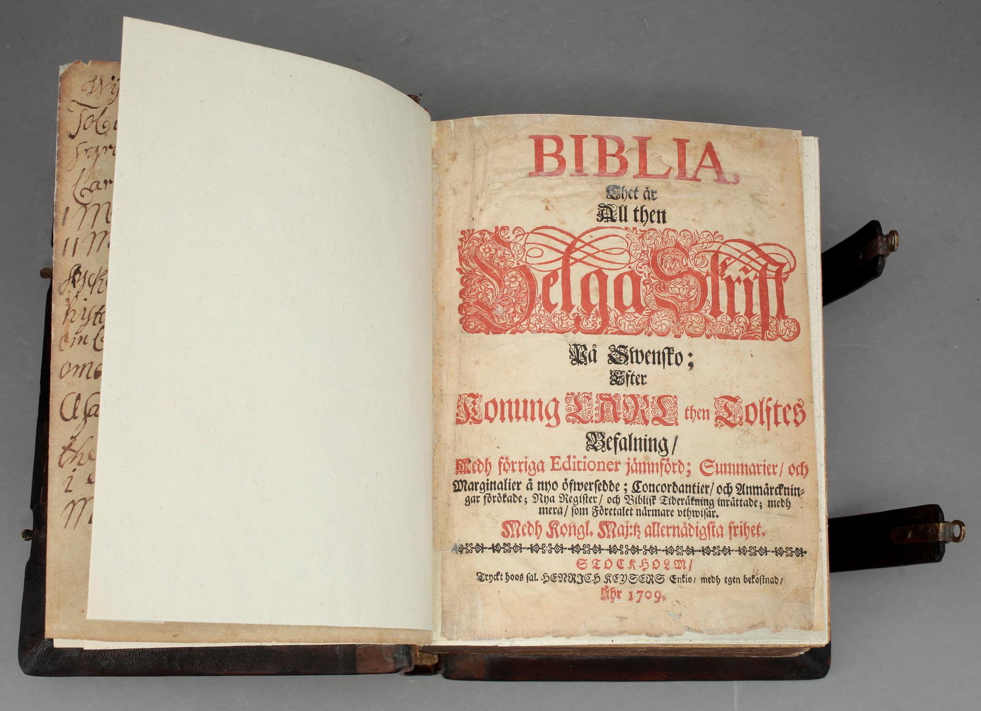 KARL XII:S FÄLTBIBEL. Biblia, thet är all then Helga skrift på swensko, Stockholm 1709.