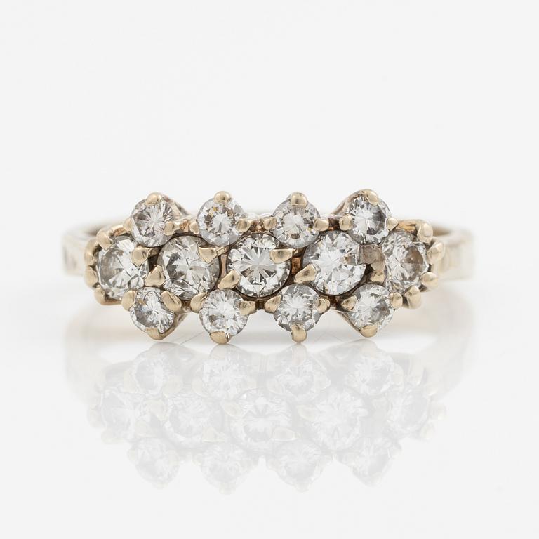 Ring 18K white gold set with brilliant-cut diamonds.