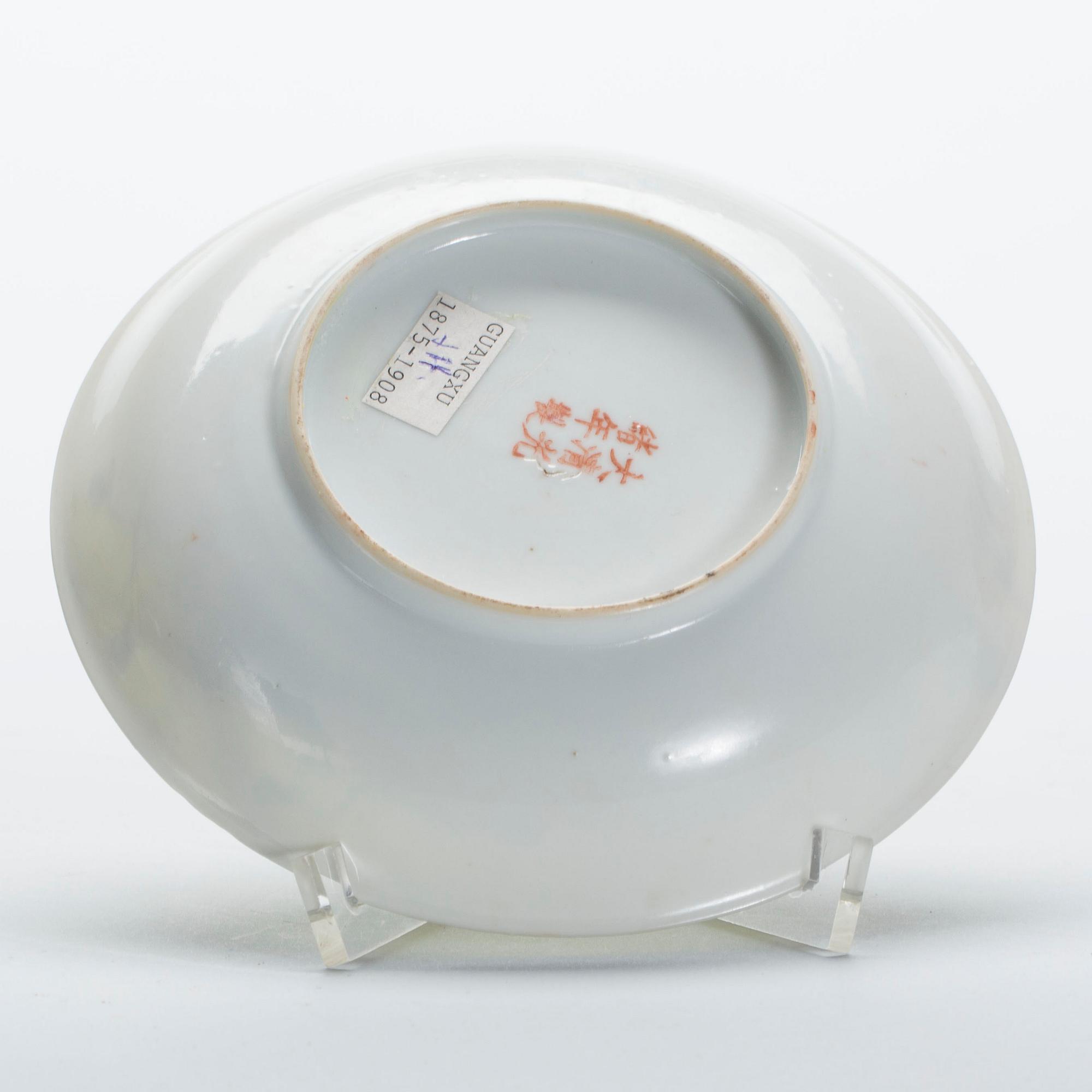SKÅLFAT, porslin, Kina, Guangxu(1875-1908). Märkt undertill.