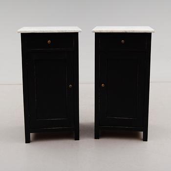 SÄNGBORD, 1 par, 1900-talets första hälft.