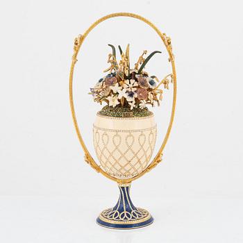 Enameled decorative egg, ""imperial basket of Wild Flowers Egg", after Fabergé, late 20th century.