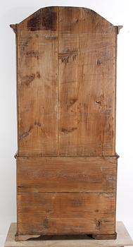 SKÅP, rokoko, provinstillverkat, möjligen Hälsingland. Sekelskiftet 1800.