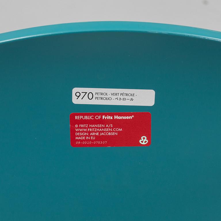 Arne Jacobsen, stolar, ett par, "Myran", Fritz Hansen, Danmark.