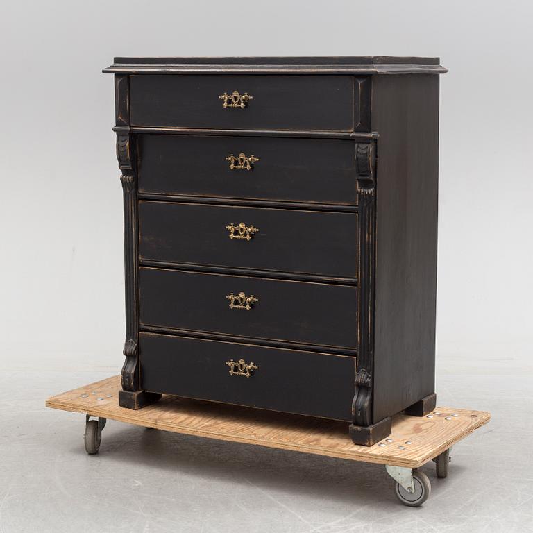 A late 19th century chest of drawers.