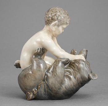 FIGURIN, porslin. Christian Thomsen, Royal Copenhagen.