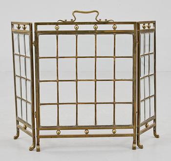 ELDSKÄRM, mässing, glas, senjugend 1910-tal.