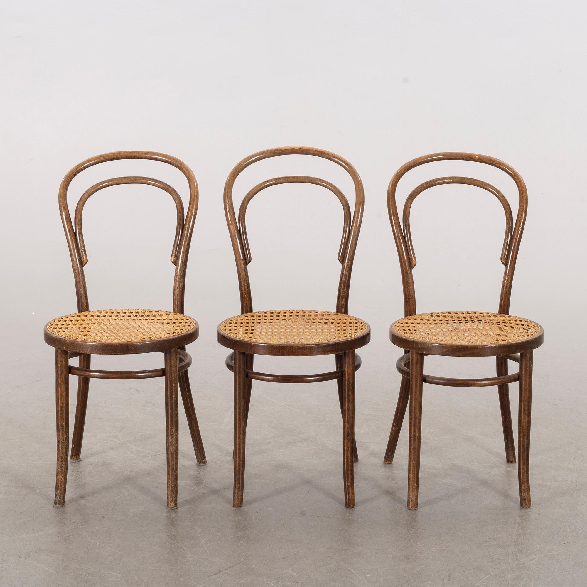 6 CHAIRS, Thonet-style, second half of the 20th century.